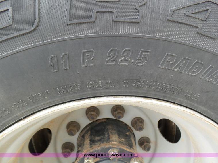 image for item J6191 1997 GMC C7500 service truck