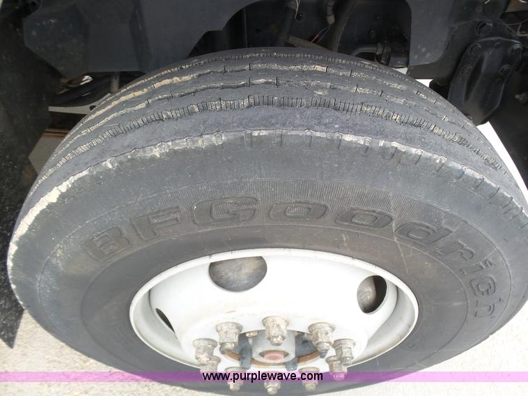 image for item J6191 1997 GMC C7500 service truck