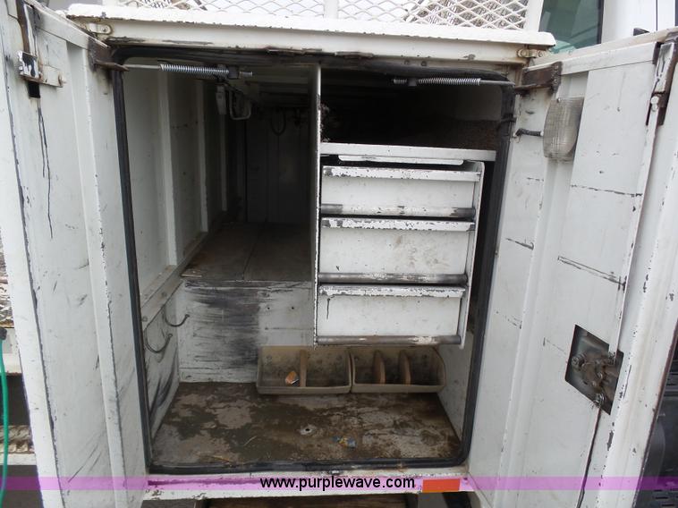 image for item J6191 1997 GMC C7500 service truck