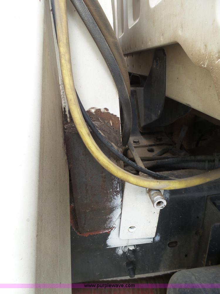 image for item J6191 1997 GMC C7500 service truck