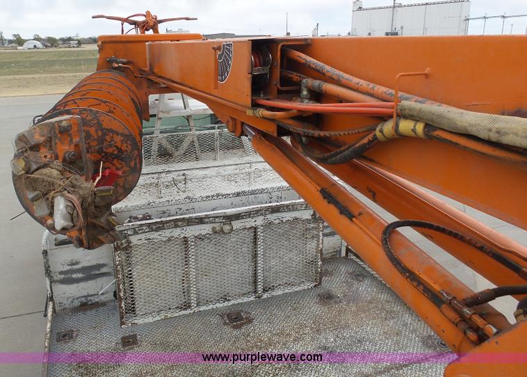 image for item J6191 1997 GMC C7500 service truck