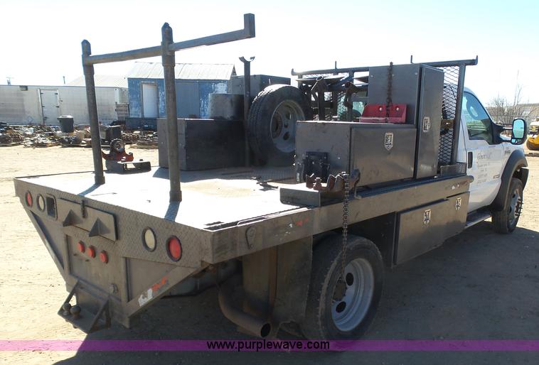 image for item J6759 2007 Ford F450 Super Duty flatbed truck