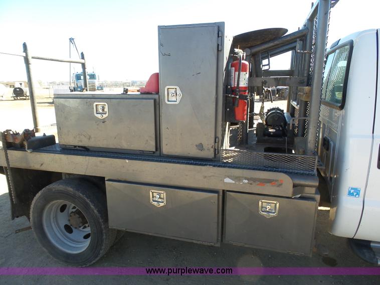 image for item J6759 2007 Ford F450 Super Duty flatbed truck