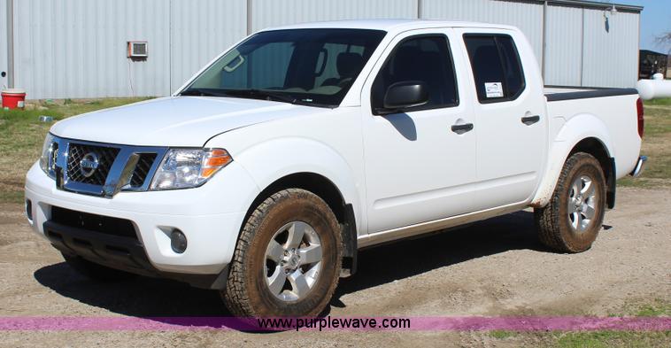 image for item J7546 2012 Nissan Frontier Crew Cab pickup truck