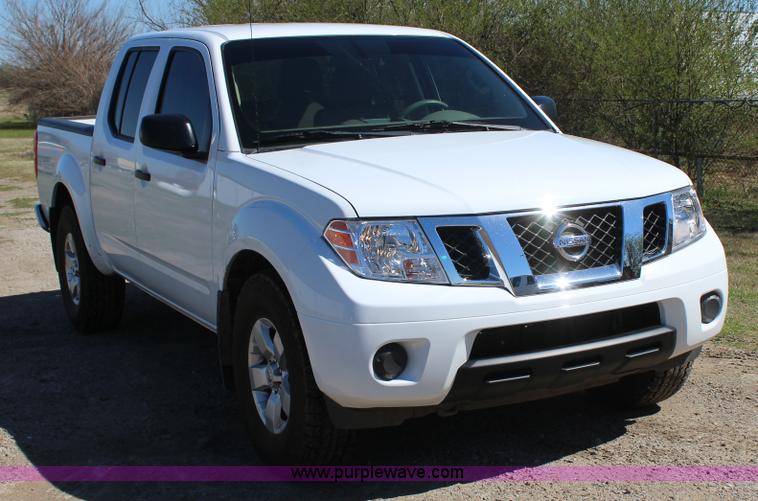 image for item J7546 2012 Nissan Frontier Crew Cab pickup truck