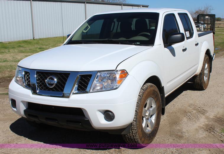 image for item J7546 2012 Nissan Frontier Crew Cab pickup truck