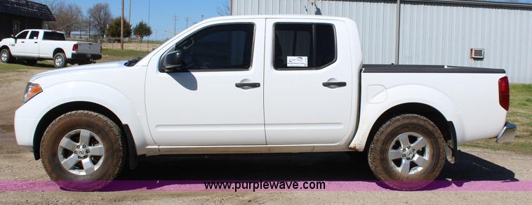 image for item J7546 2012 Nissan Frontier Crew Cab pickup truck