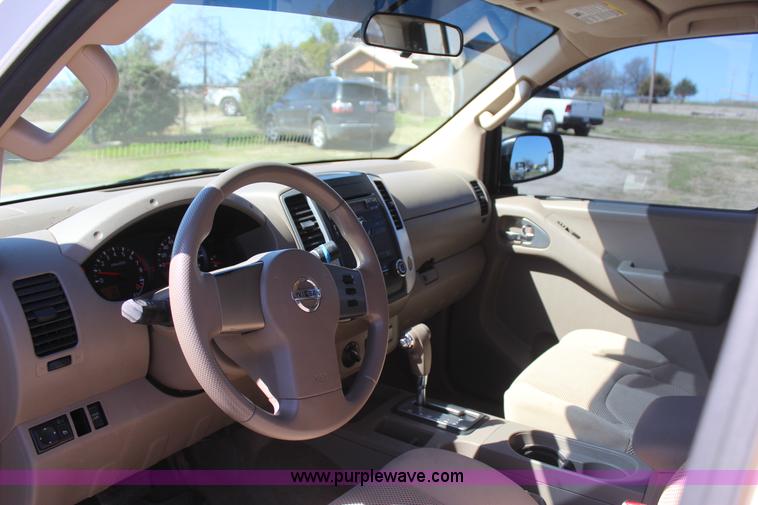 image for item J7546 2012 Nissan Frontier Crew Cab pickup truck