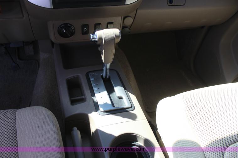 image for item J7546 2012 Nissan Frontier Crew Cab pickup truck