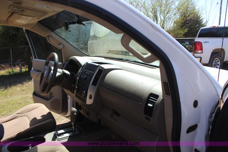 image for item J7546 2012 Nissan Frontier Crew Cab pickup truck