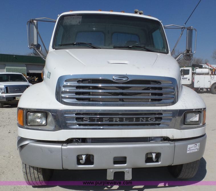 image for item J8937 2004 Sterling Acterra cab and chassis