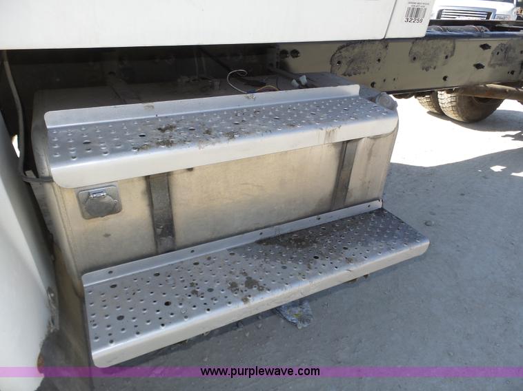 image for item J8937 2004 Sterling Acterra cab and chassis