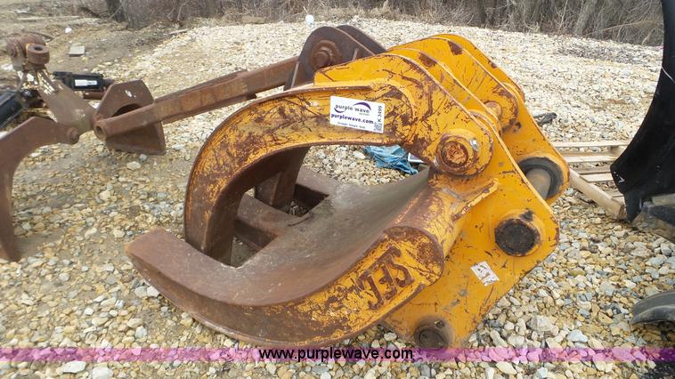 image for item K3499 SEC excavator grapple