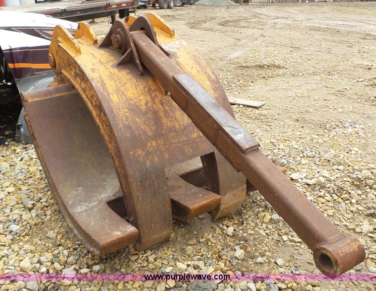 image for item K3499 SEC excavator grapple