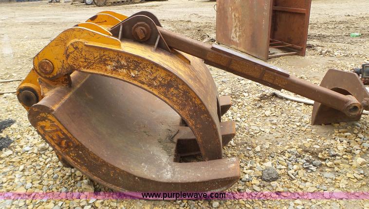 image for item K3499 SEC excavator grapple