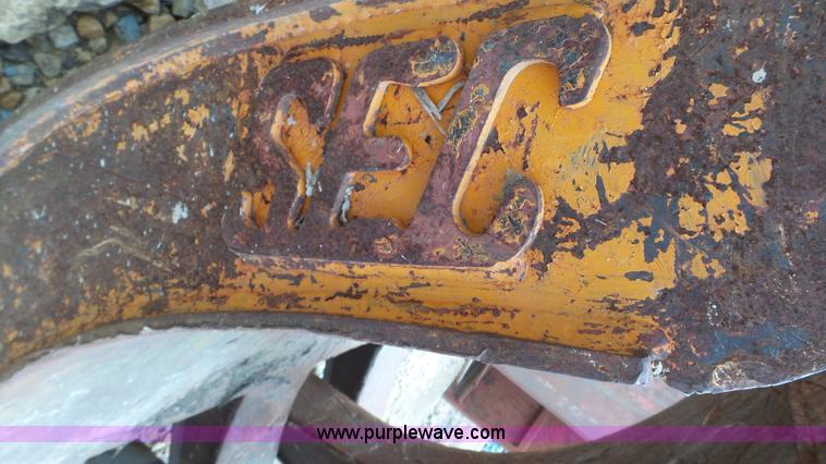 image for item K3499 SEC excavator grapple