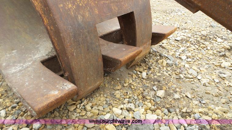 image for item K3499 SEC excavator grapple