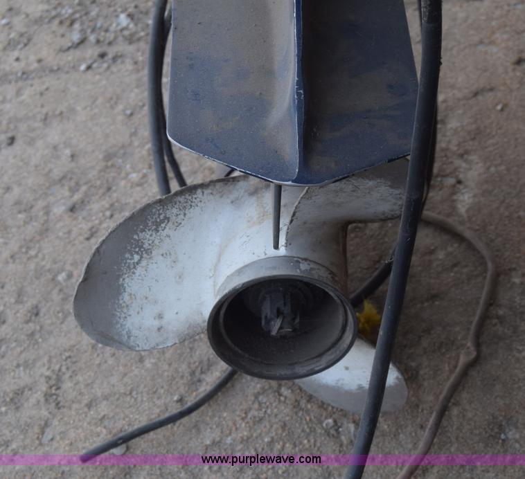 image for item K4276 Nissan 40 boat engine