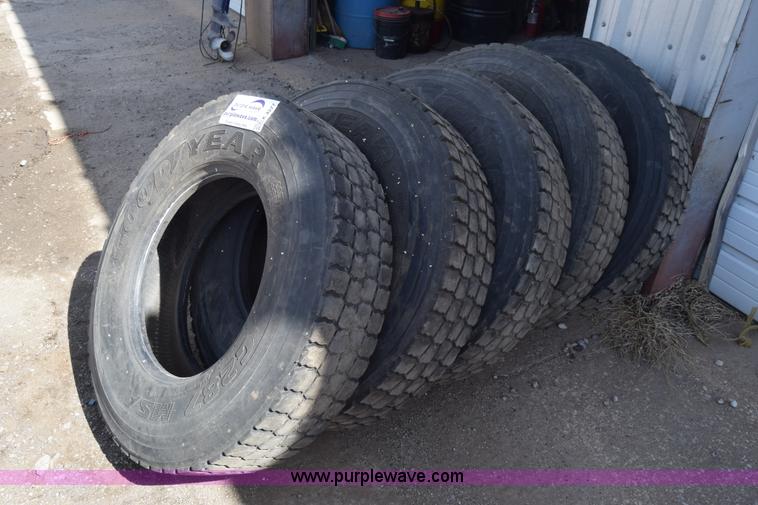 image for item K4277 (5) 11R22.5 tires