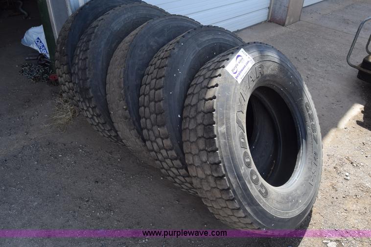 image for item K4277 (5) 11R22.5 tires