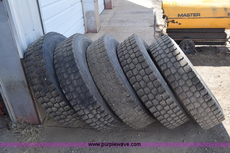 image for item K4277 (5) 11R22.5 tires