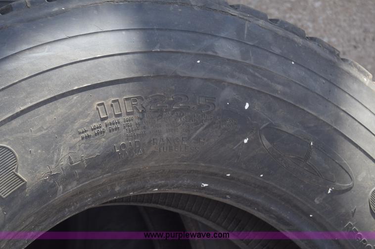 image for item K4277 (5) 11R22.5 tires