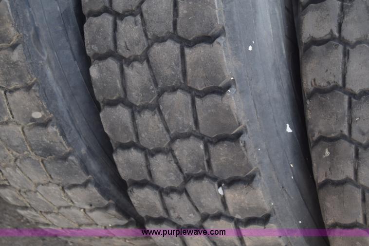 image for item K4277 (5) 11R22.5 tires