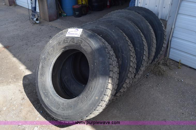image for item K4277 (5) 11R22.5 tires