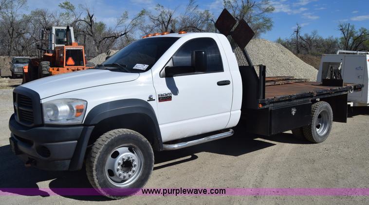 image for item K4282 2008 Dodge Ram 5500 flatbed truck