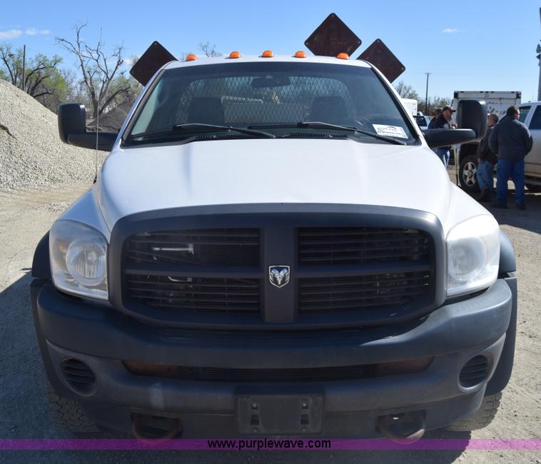 image for item K4282 2008 Dodge Ram 5500 flatbed truck