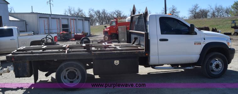 image for item K4282 2008 Dodge Ram 5500 flatbed truck