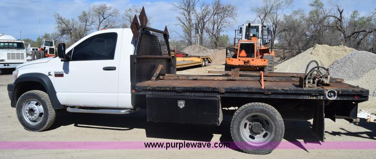 image for item K4282 2008 Dodge Ram 5500 flatbed truck