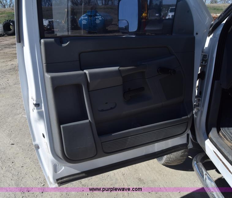 image for item K4282 2008 Dodge Ram 5500 flatbed truck