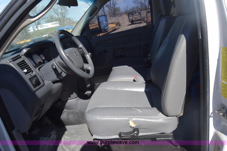 image for item K4282 2008 Dodge Ram 5500 flatbed truck