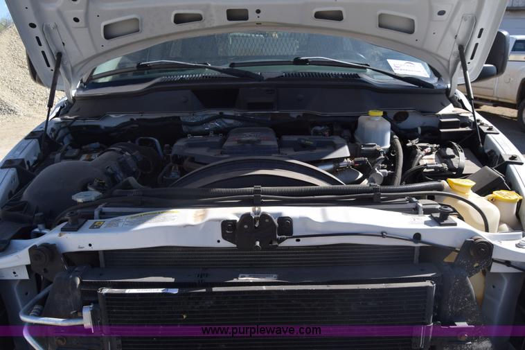 image for item K4282 2008 Dodge Ram 5500 flatbed truck