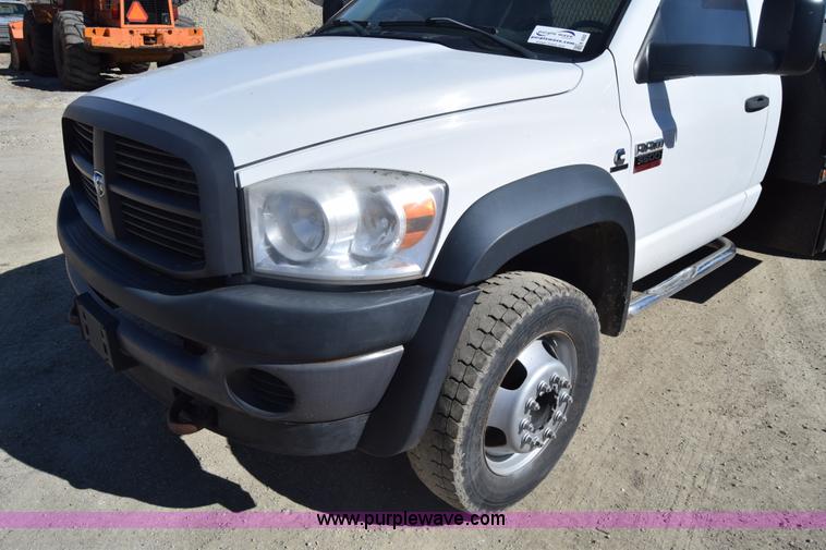image for item K4282 2008 Dodge Ram 5500 flatbed truck