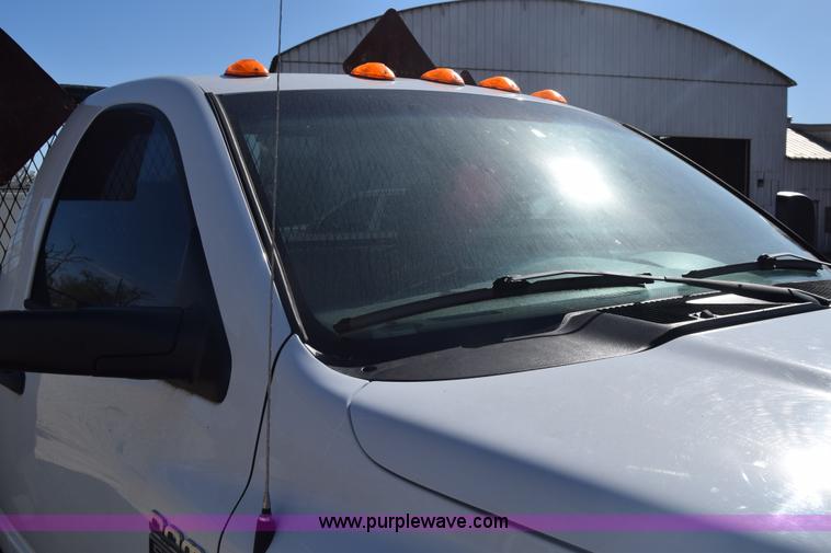 image for item K4282 2008 Dodge Ram 5500 flatbed truck