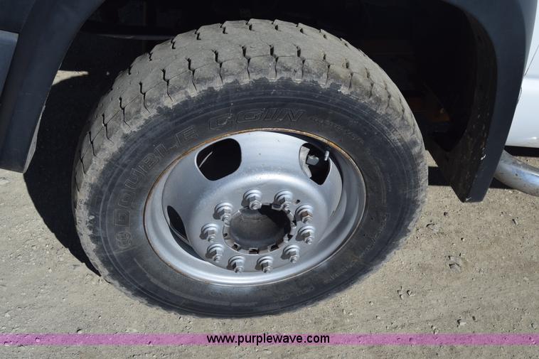 image for item K4282 2008 Dodge Ram 5500 flatbed truck