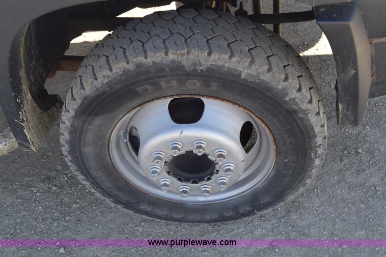 image for item K4282 2008 Dodge Ram 5500 flatbed truck