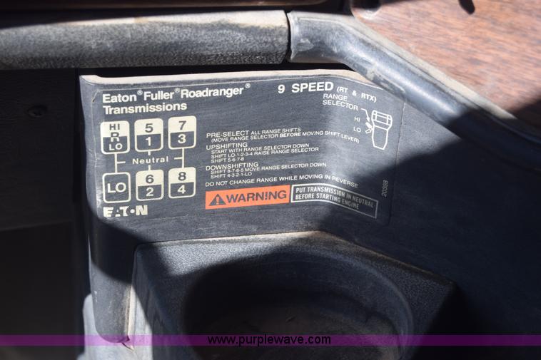 image for item K4286 1990 Freightliner FLD semi truck