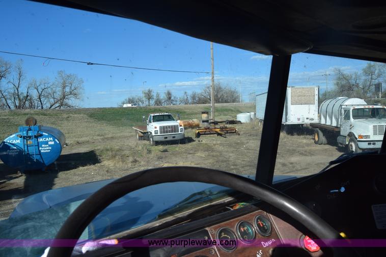 image for item K4286 1990 Freightliner FLD semi truck