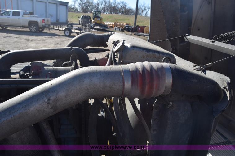 image for item K4286 1990 Freightliner FLD semi truck