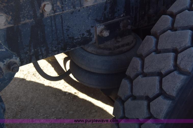 image for item K4286 1990 Freightliner FLD semi truck