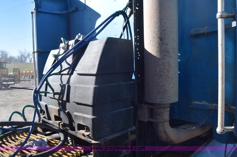 image for item K4286 1990 Freightliner FLD semi truck