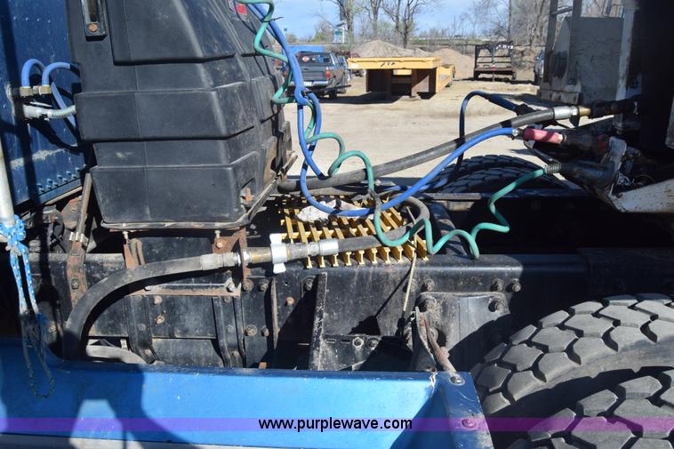 image for item K4286 1990 Freightliner FLD semi truck