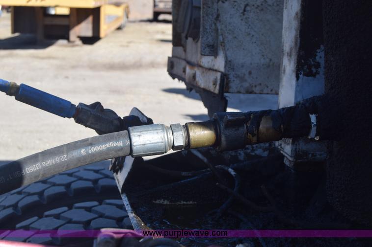 image for item K4286 1990 Freightliner FLD semi truck