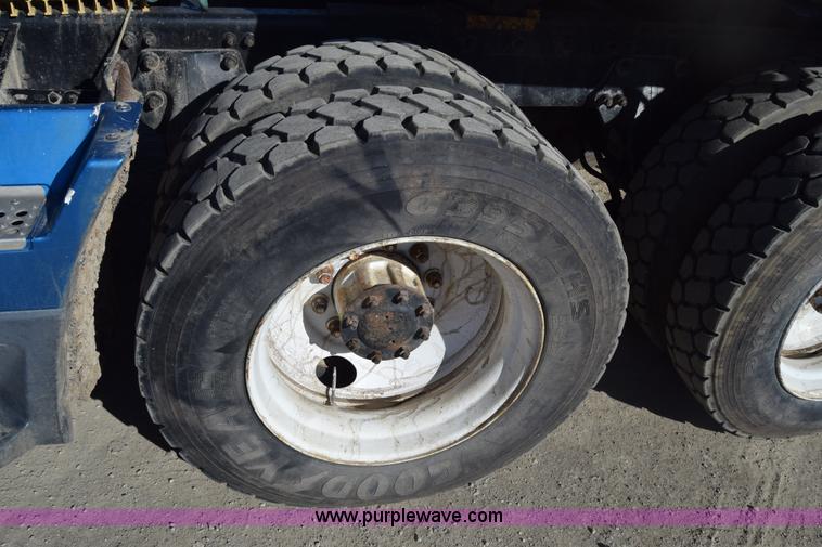 image for item K4286 1990 Freightliner FLD semi truck