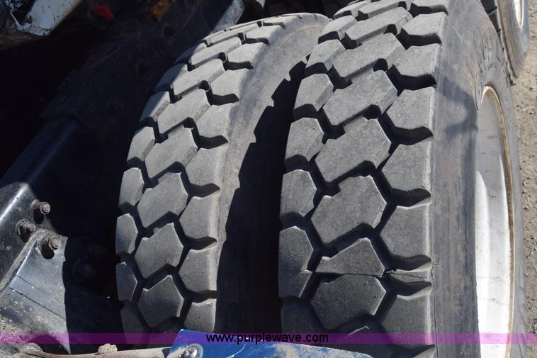 image for item K4286 1990 Freightliner FLD semi truck