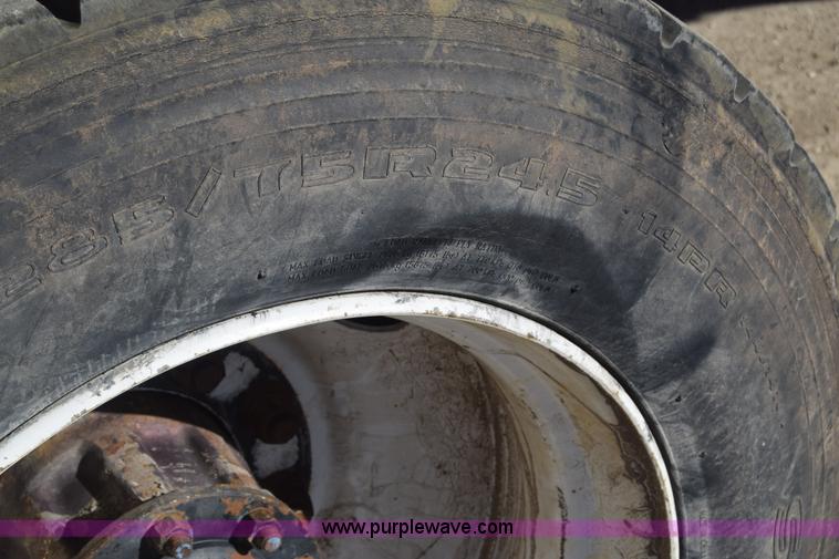 image for item K4286 1990 Freightliner FLD semi truck