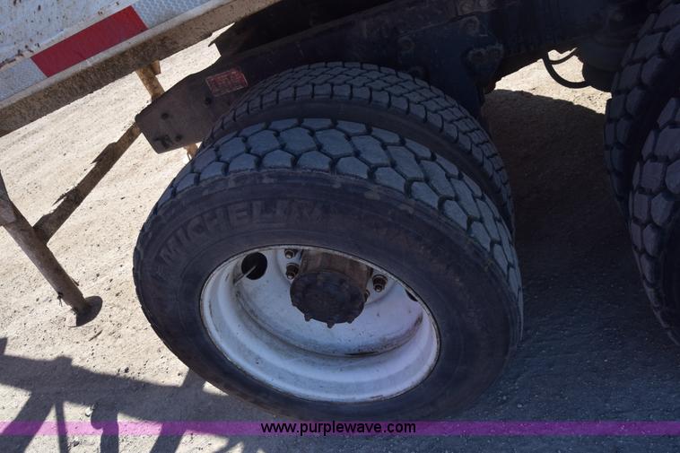 image for item K4286 1990 Freightliner FLD semi truck